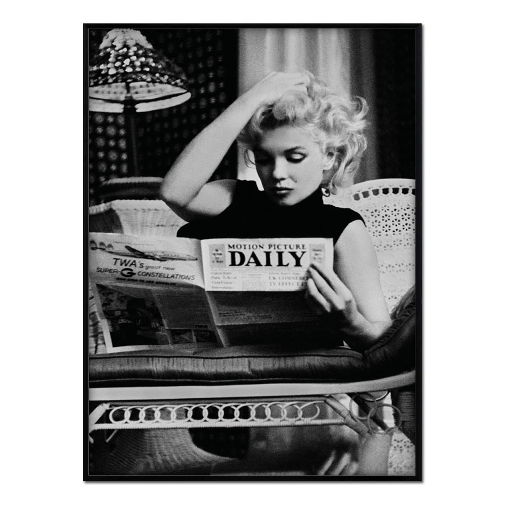 Marilyn Monroe periodico - Póster 30x40 con Marco Negro