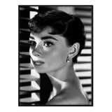 Audrey Hepburn - Póster 21x30 con Marco Negro